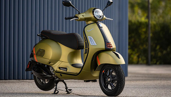 Vespa-GTS-Super-300-Sport-Euro-5-colore-blocco-3